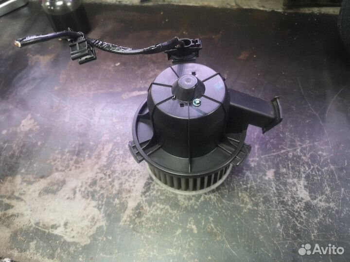 Моторчик печки Renault duster HSA