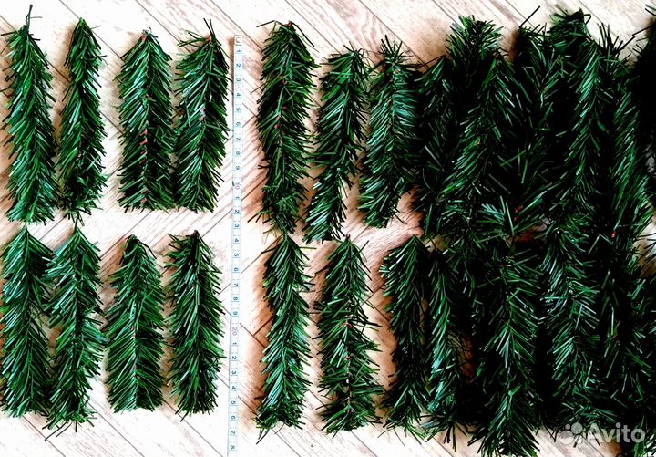 Ветка еловая (искусственная) – 12 см