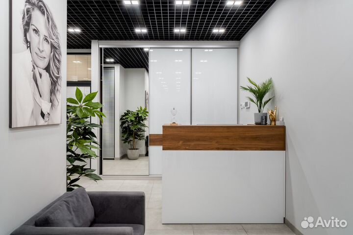 Администратор студии маникюра