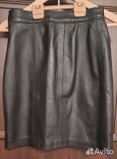 Кожаный женский костюм из 4 предметов 42р