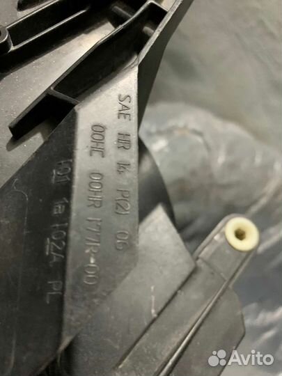 Фара правая перед Mercedes-benz C класс W204/S204