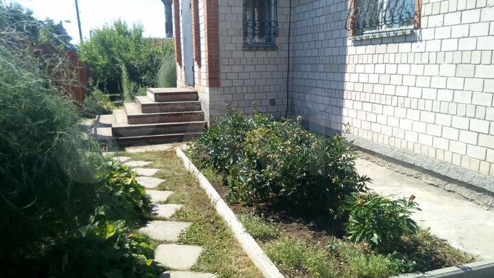 Коттедж 490 м² на участке 12 сот.