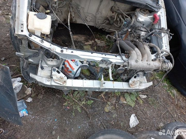 Рамка радиатора Toyota Ipsum SXM10G 3S-FE 1999