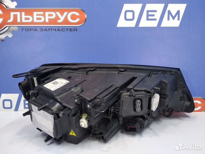 Фара левая Touareg NF