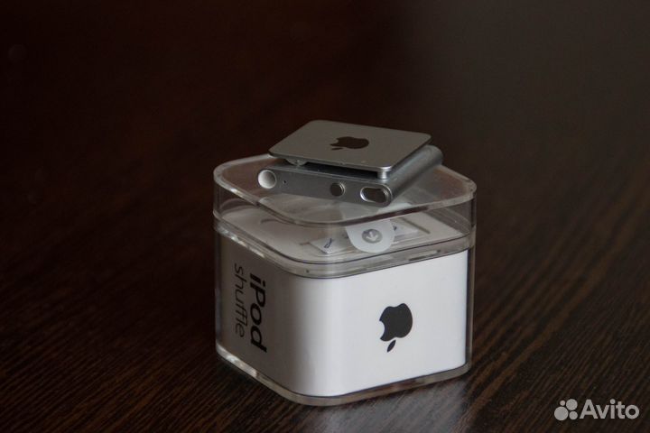 iPod shuffle 4