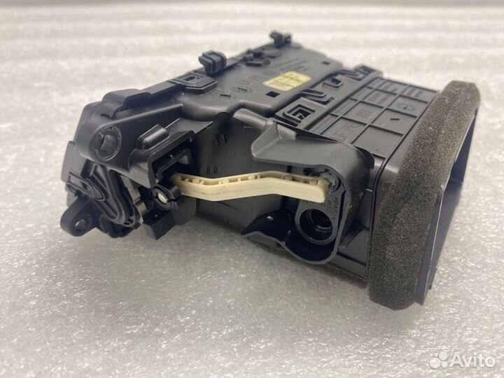 Дефлектор воздушный передний правый Hyundai Sonata