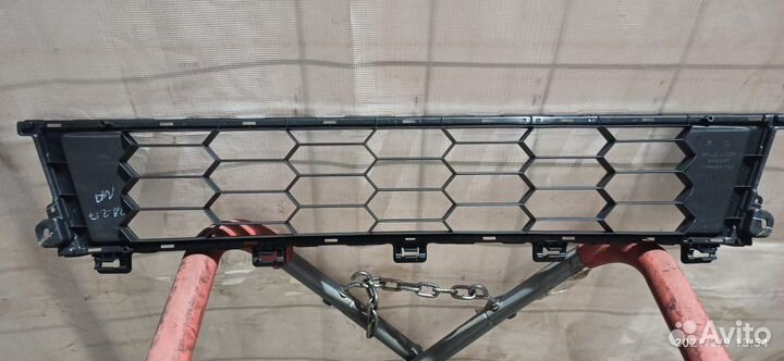 Решетка бампера Mitsubishi L200 KL 6402A351