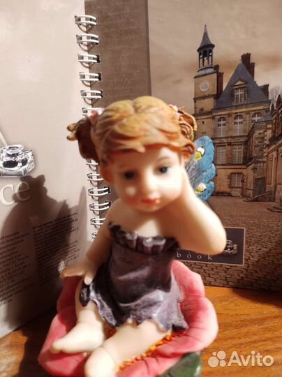 Статуэтка девочка