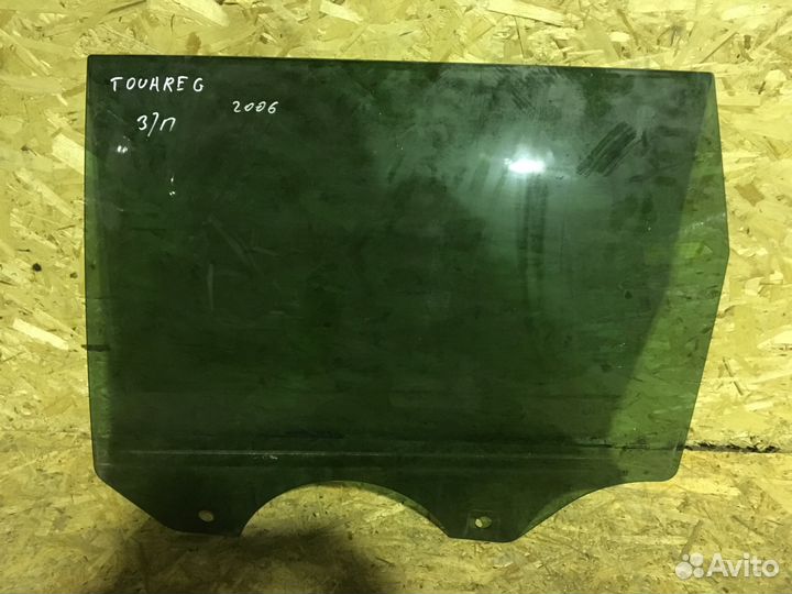 Фольксваген Туарег стекло заднее левое