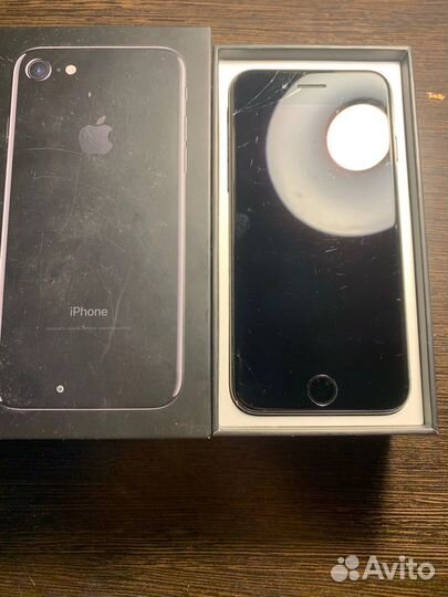 Телефон iPhone 7, Jet Black, 32GB