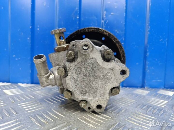 Насос гур Volkswagen Passat B5 1.6 AHL 1997