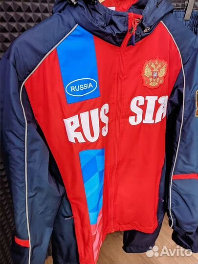 Спортивный костюм новый