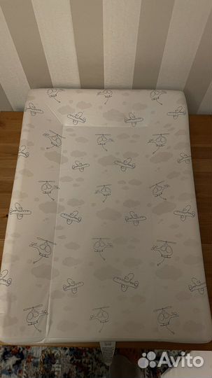 Пеленальный матрасик на кроватку