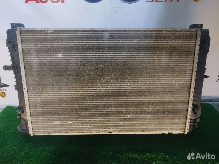 Радиатор Audi A6 C6