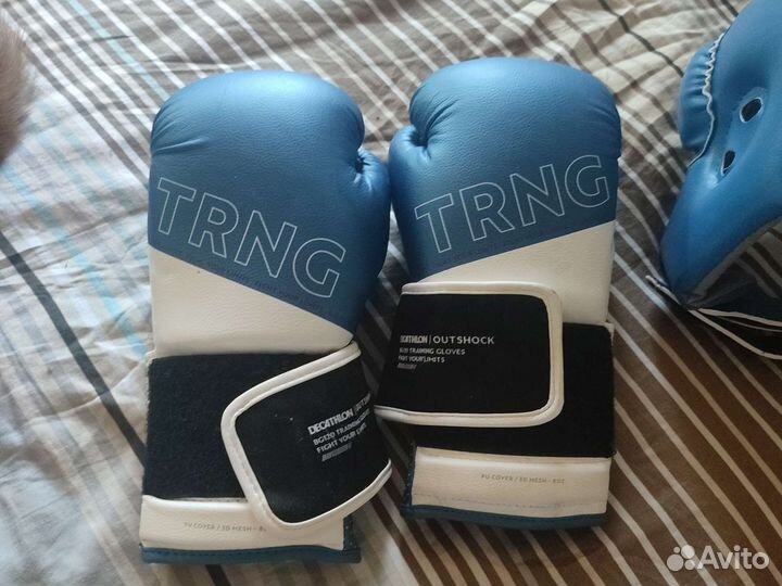 Шлем, перчатки и обувь для боевых искусств