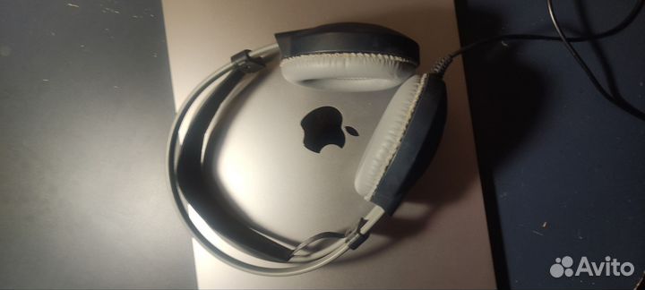 Наушники AKG K77