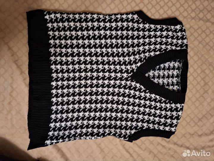 Безрукавка женская