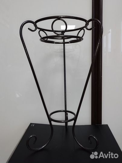 Подставка для цветов металлическая