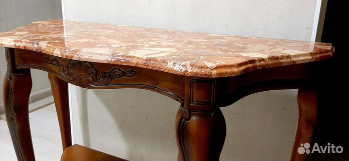 Столик консольный