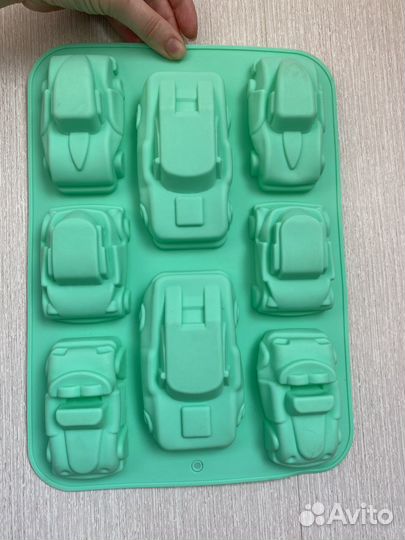 Силиконовая форма для выпечки машинки