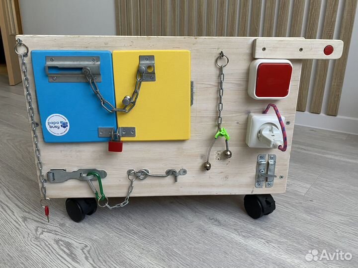 Ящик для игрушек бизиборд