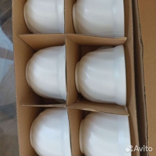 Набор чашек с блюдцами