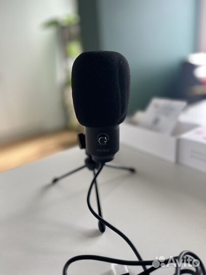 Микрофон студийный