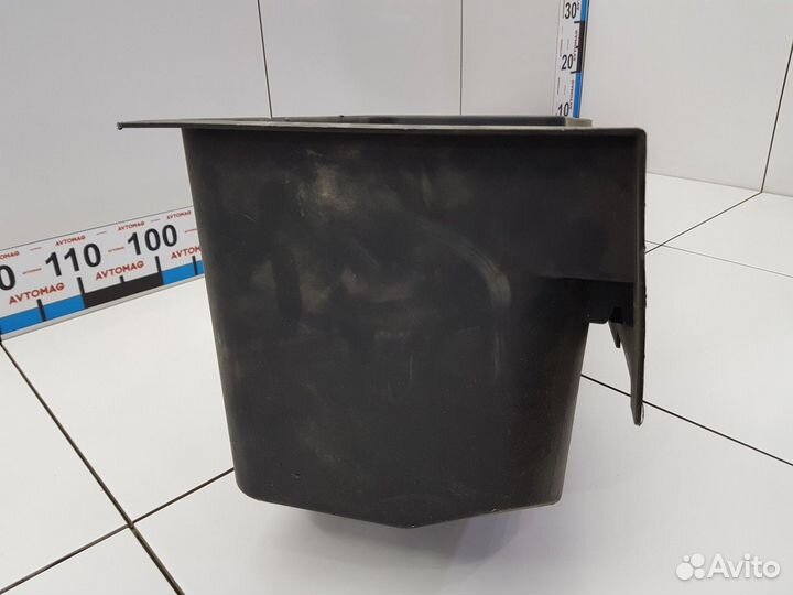 Крышка аккумулятора (BMW X6)