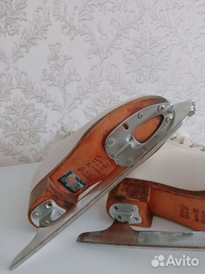 Коньки фигурные профессиональные