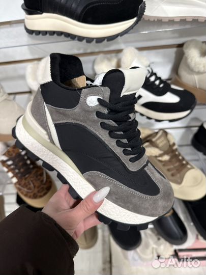 Кроссовки зимние женские