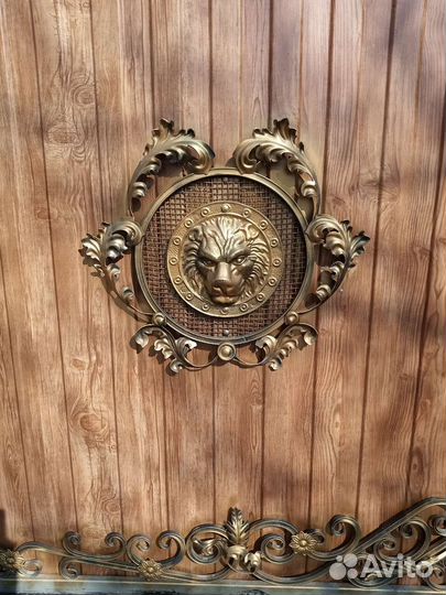 Кованый лев