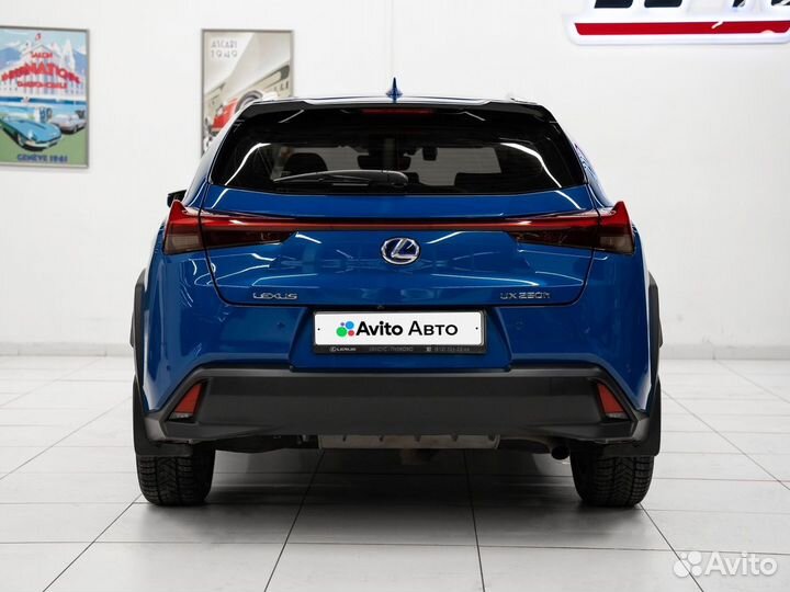 Lexus UX 2.0 CVT, 2019, 9 200 км