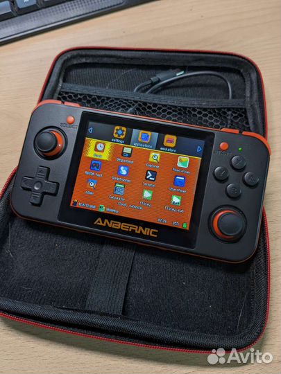 Портативная ретро-консоль Anbernic RG350