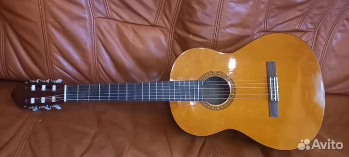 Гитара yamaha cs40