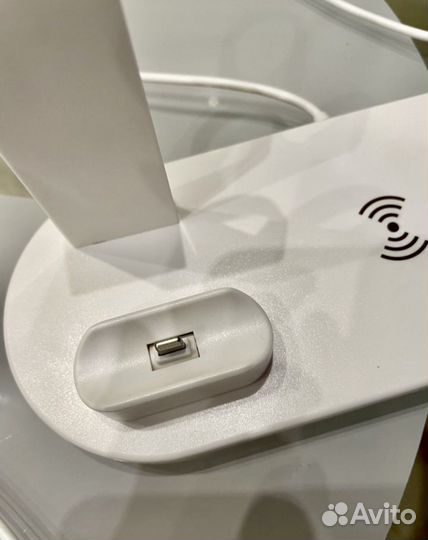 Зарядная станция для iPhone