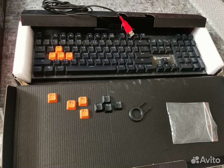 Игровая механическая клавиатура