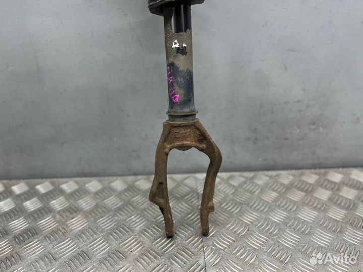 Стойка передняя правая Honda Accord 7 CL