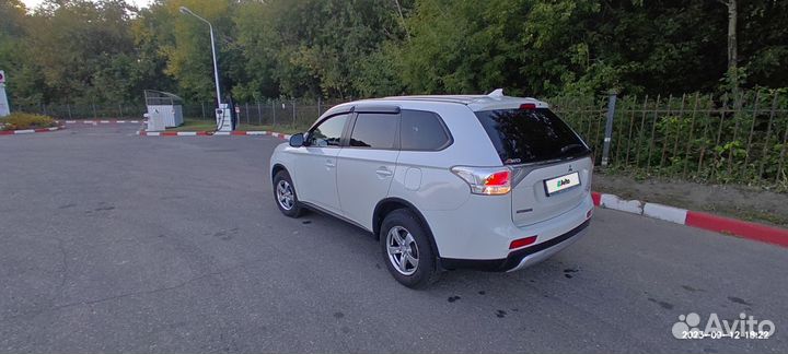 Mitsubishi Outlander 2.0 CVT, 2014, 218 000 км