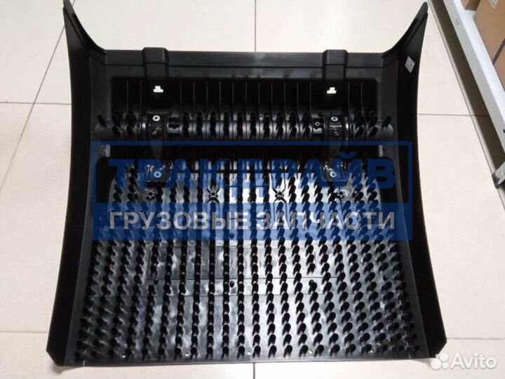 Крыло Мерсдес Актрос мп4 заднее