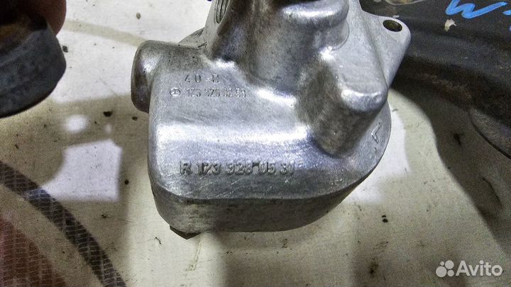 Кран гидра подвески на Mercedes-Benz W124