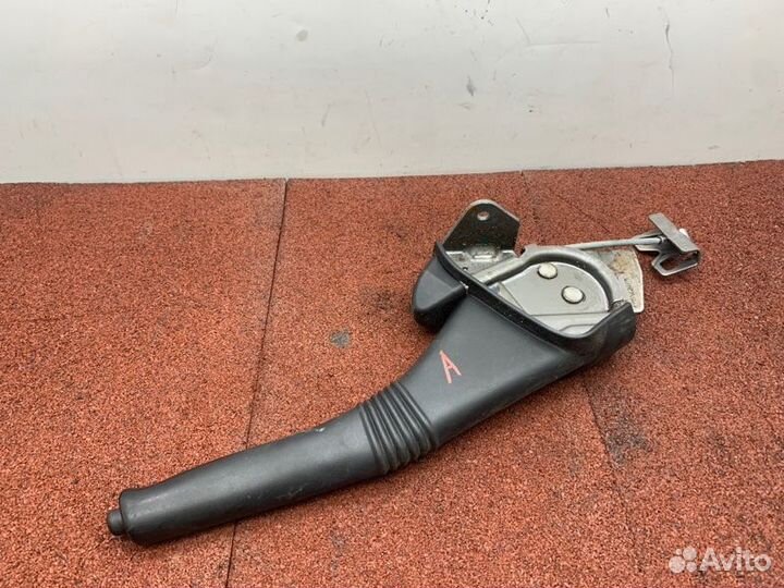 Рычаг стояночного тормоза Renault Logan 2 L8