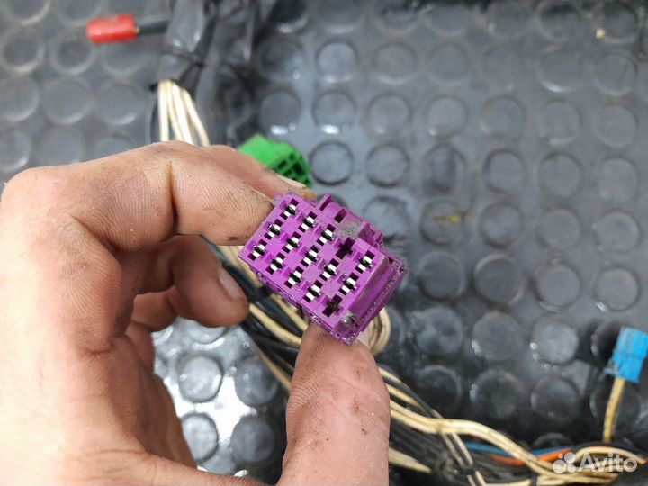 Проводка двери левой