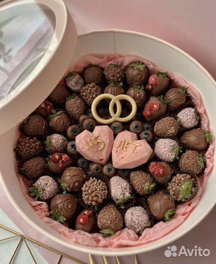 Клубника в шоколаде букеты