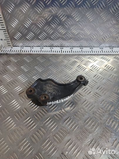 Кронштейн генератора Volvo 20540747