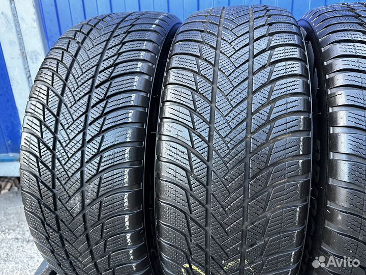 Bridgestone Blizzak LM-001 225/60 R17