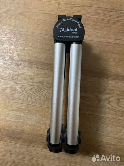 Подставка для гитары/ укулеле