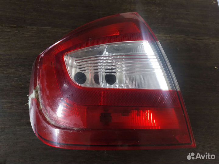 Фара задняя левая Шкода Рапид