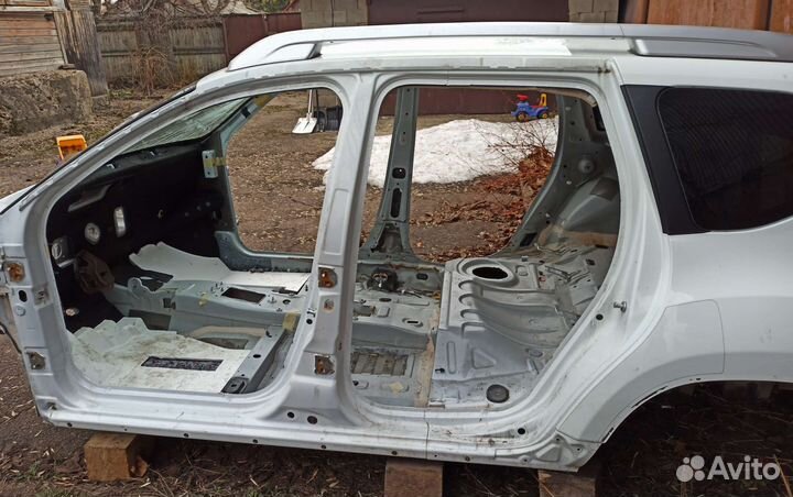 Кузов кузовная четверть от Nissan terrano d10