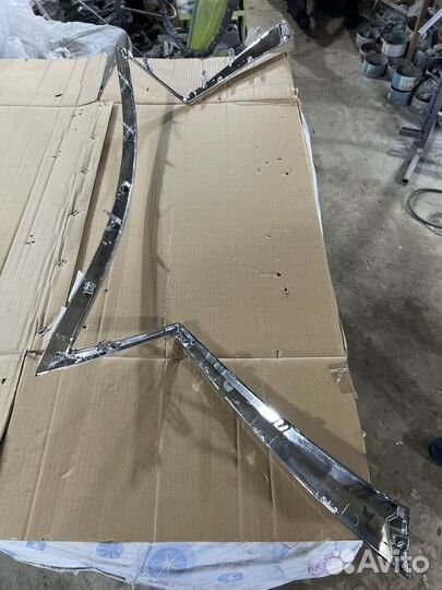 Молдинг решетки радиатора лексус es