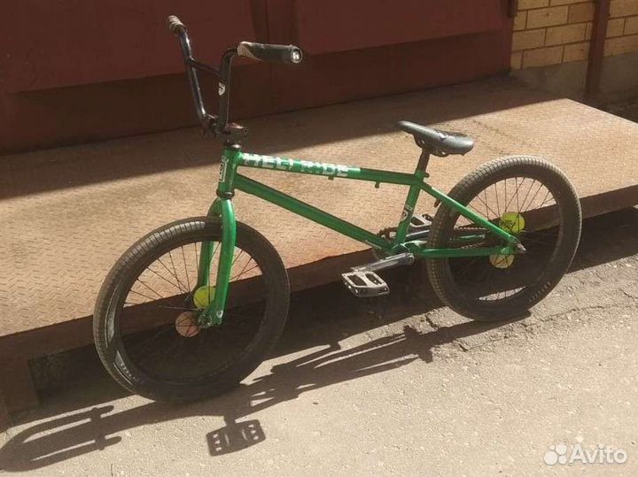 Трюковой велосипед BMX + бесплатный самокат